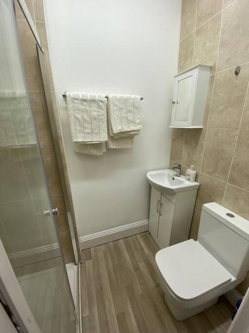 The Walnut Suite Lovely One Bedroom Flat In Stoke. Plymouth Exteriör bild