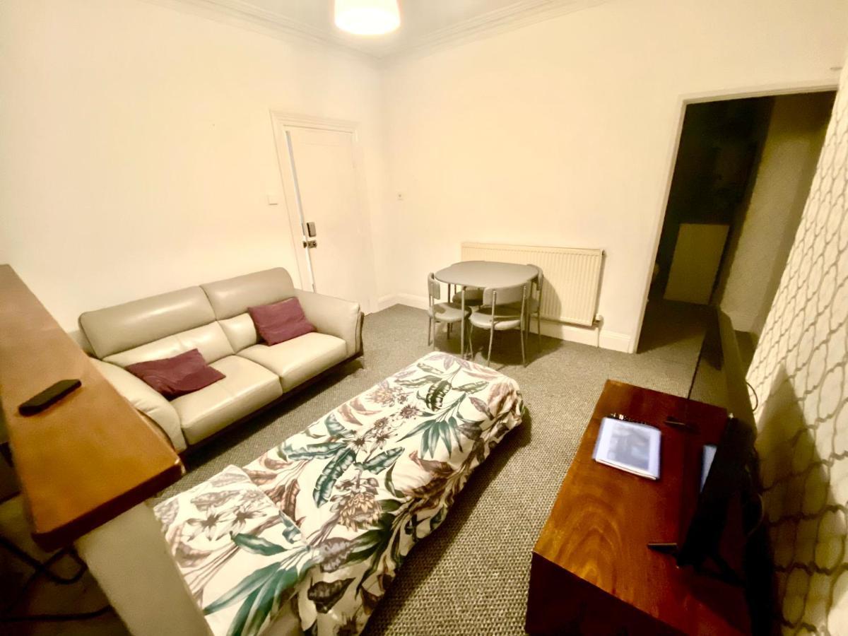 The Walnut Suite Lovely One Bedroom Flat In Stoke. Plymouth Exteriör bild