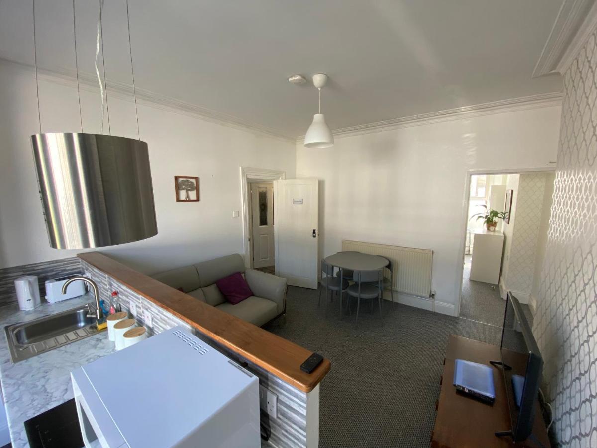 The Walnut Suite Lovely One Bedroom Flat In Stoke. Plymouth Exteriör bild