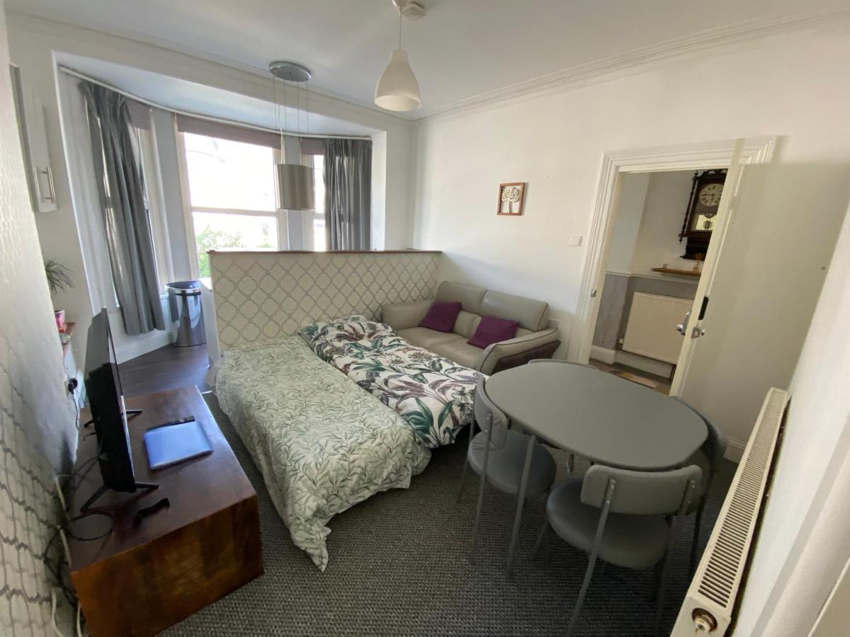 The Walnut Suite Lovely One Bedroom Flat In Stoke. Plymouth Exteriör bild
